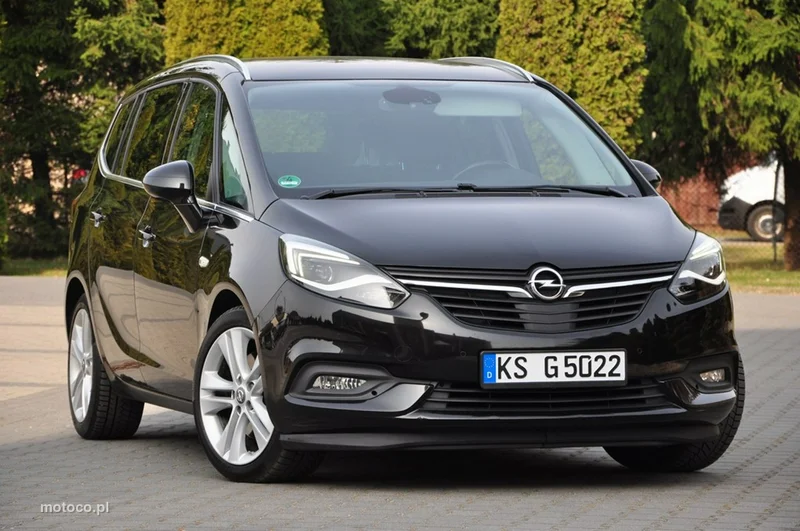 Opel Zafira C Tourer 8