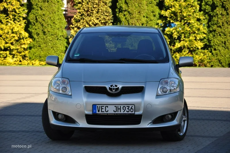 Toyota Auris E150 2