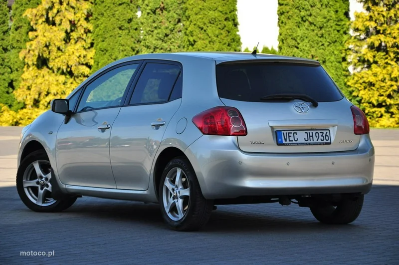 Toyota Auris E150 20