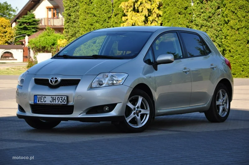 Toyota Auris E150 3