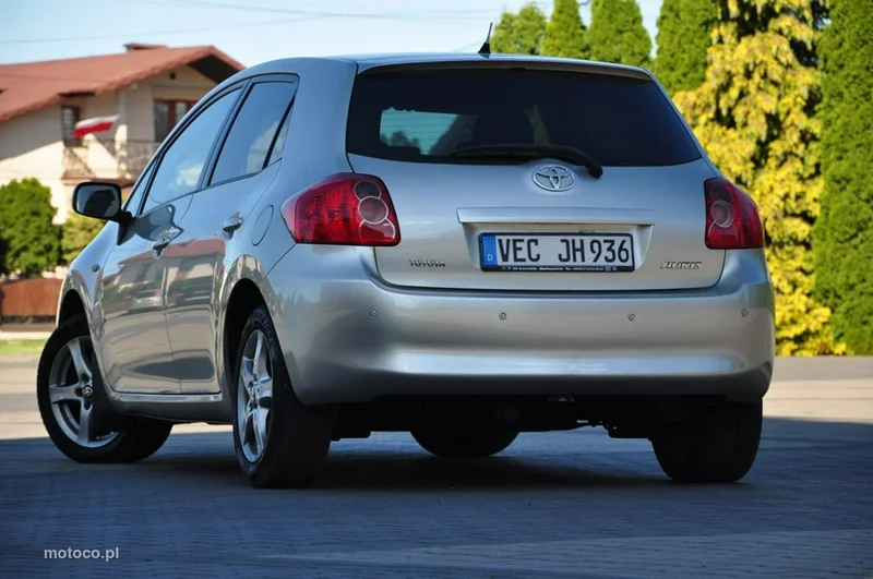 Toyota Auris E150 22