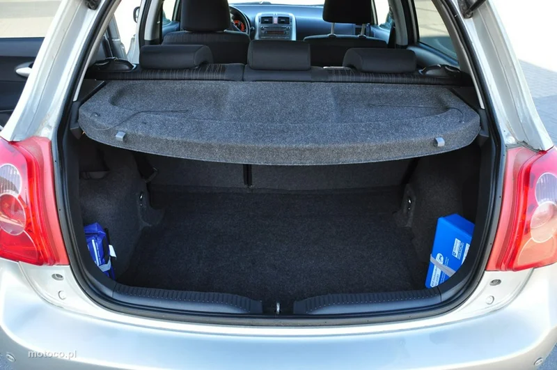 Toyota Auris E150 25