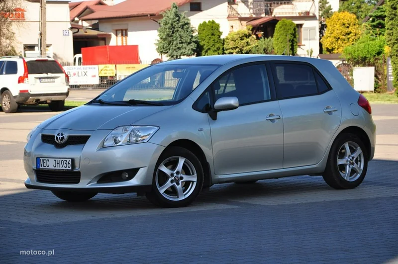 Toyota Auris E150 4