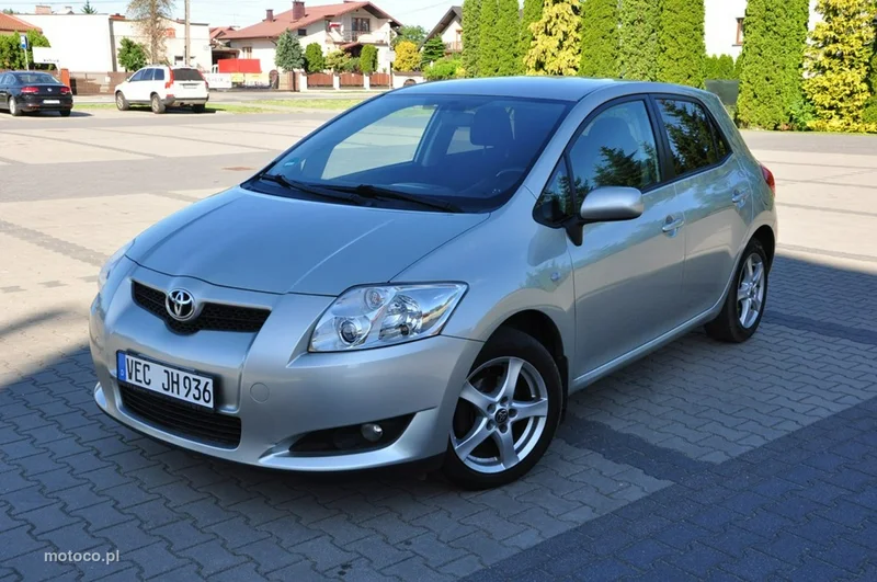 Toyota Auris E150 7