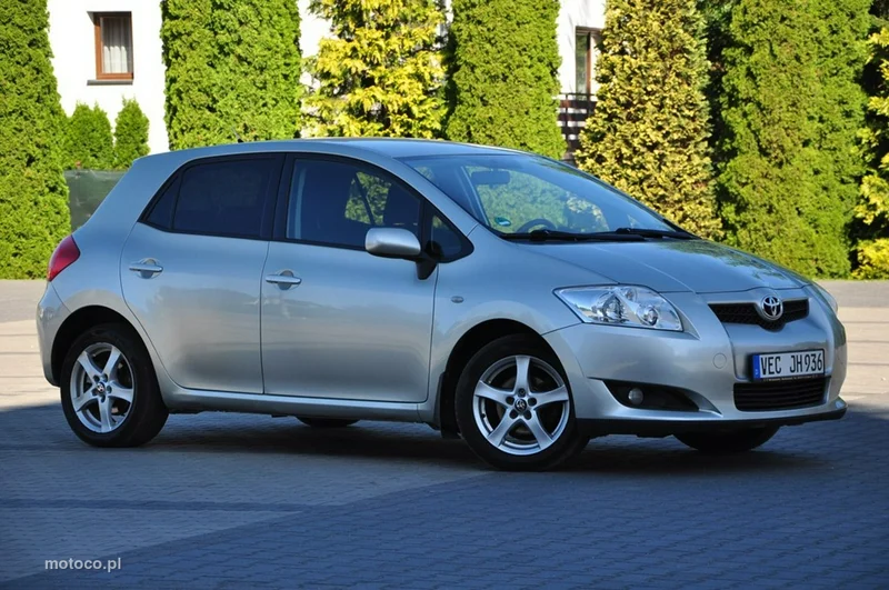 Toyota Auris E150 10