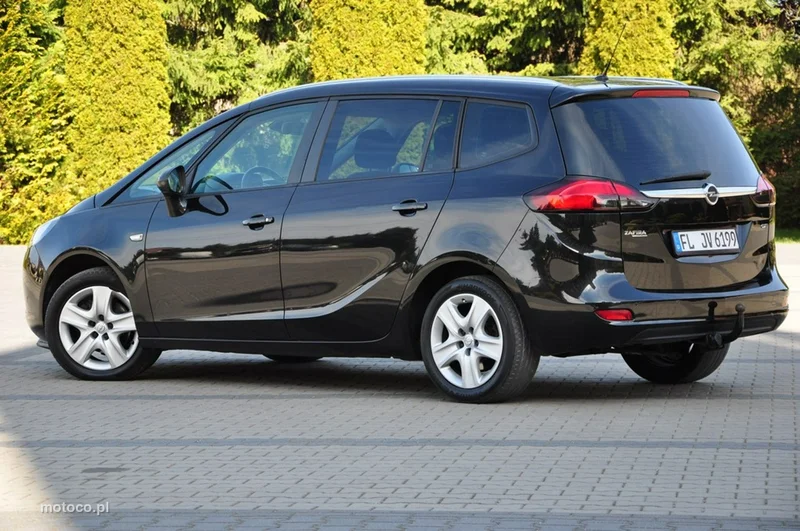 Opel Zafira C Tourer 21