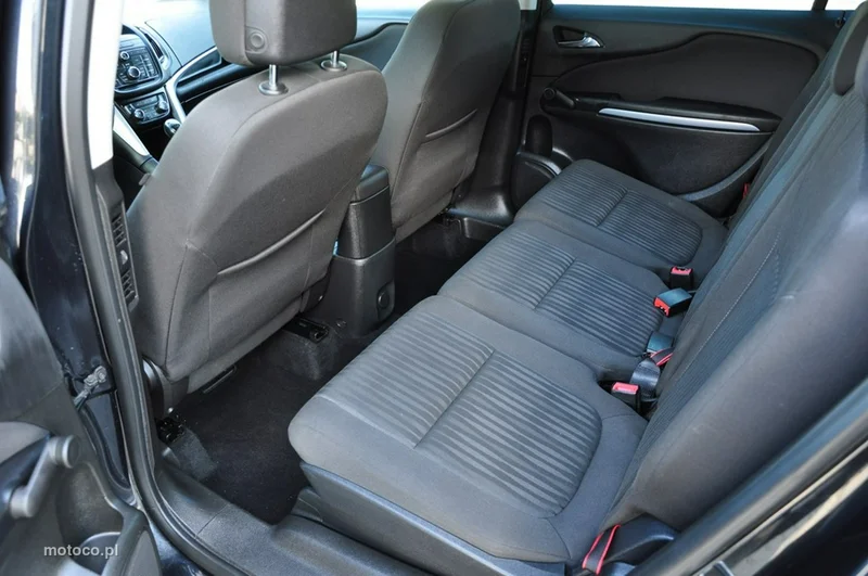 Opel Zafira C Tourer 24