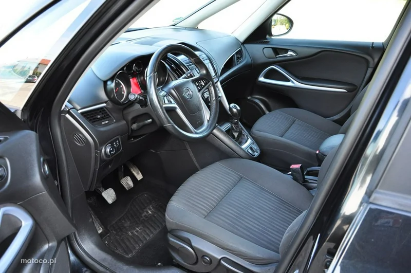 Opel Zafira C Tourer 30
