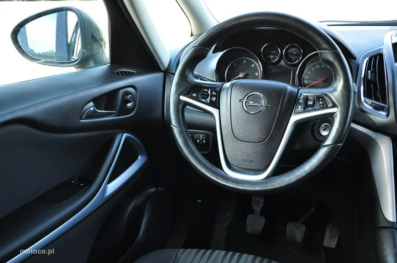 Opel Zafira C Tourer 32