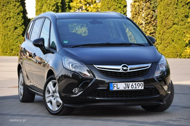 Opel Zafira C Tourer 8