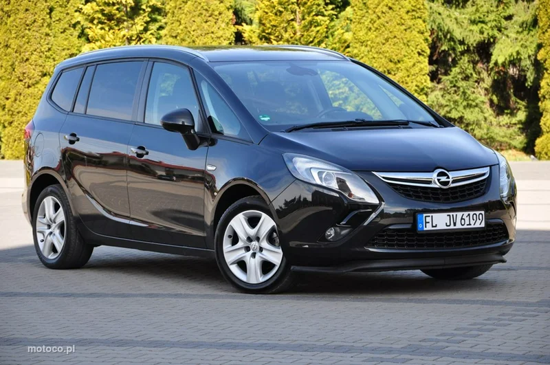 Opel Zafira C Tourer 9