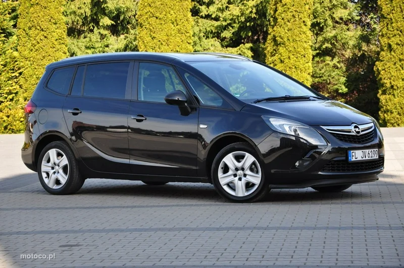 Opel Zafira C Tourer 10