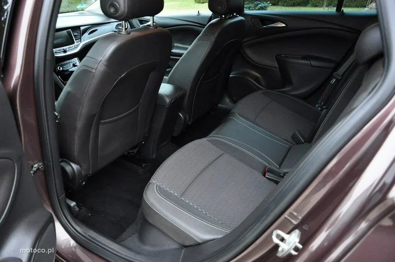 Opel Astra K 25