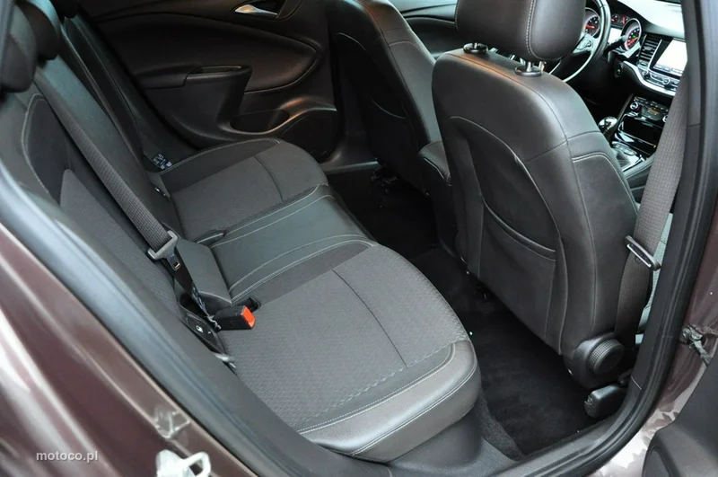 Opel Astra K 28