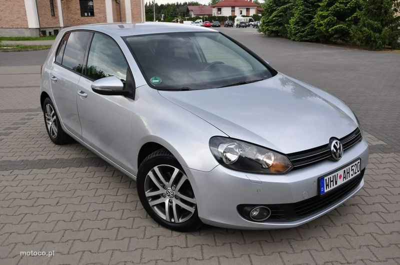 Volkswagen Golf VI 12