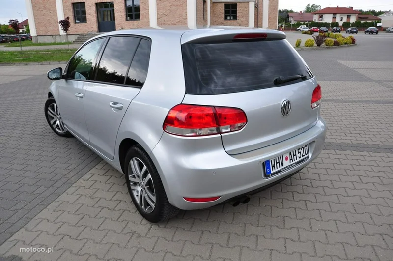Volkswagen Golf VI 23