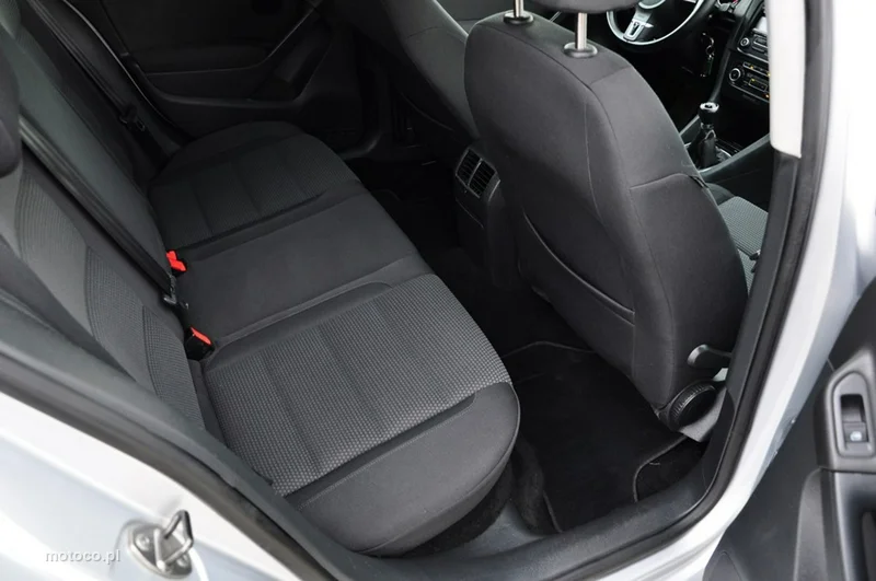 Volkswagen Golf VI 26