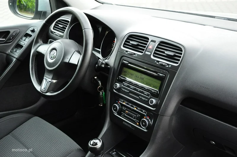 Volkswagen Golf VI 27
