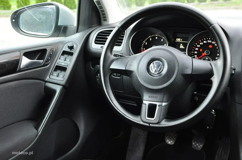 Volkswagen Golf VI 31