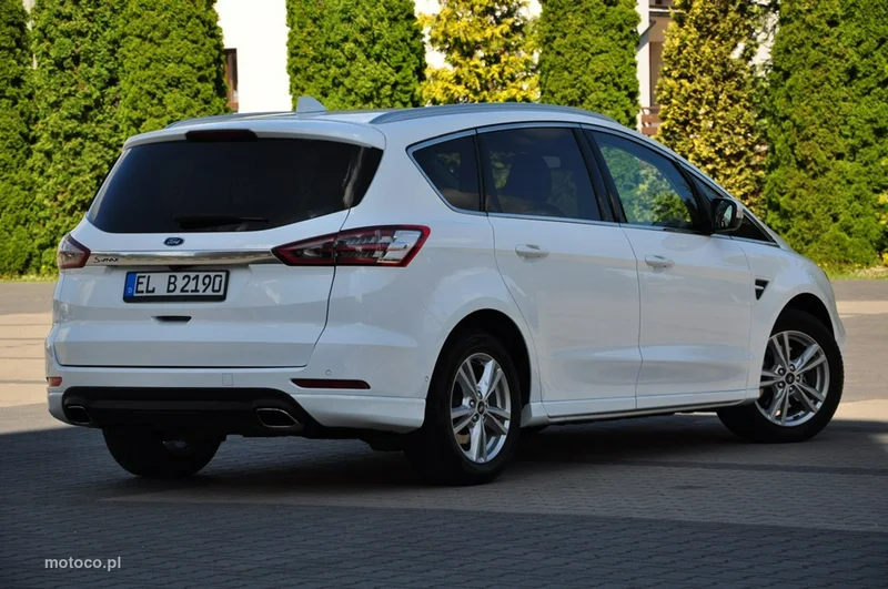 Ford S-Max II 14