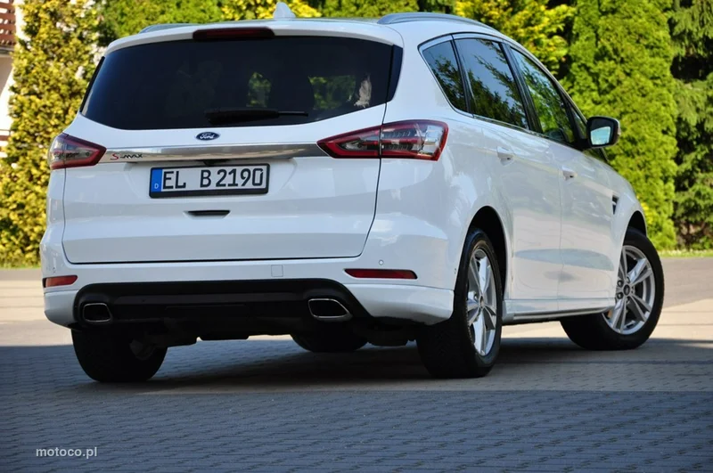 Ford S-Max II 16
