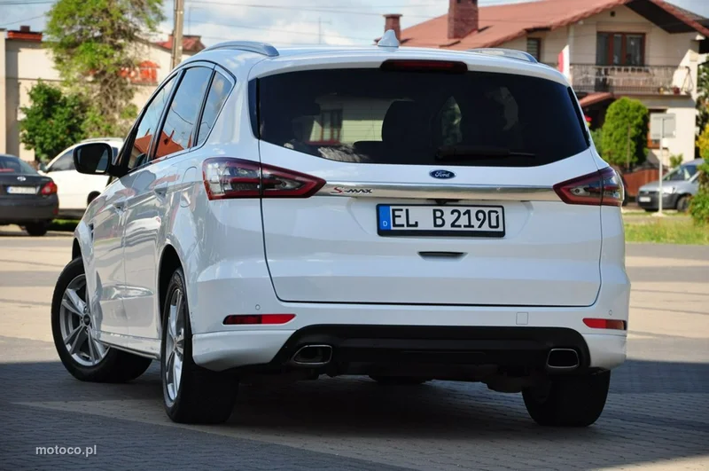 Ford S-Max II 19
