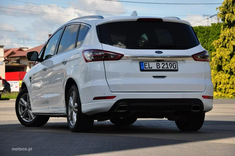 Ford S-Max II 22