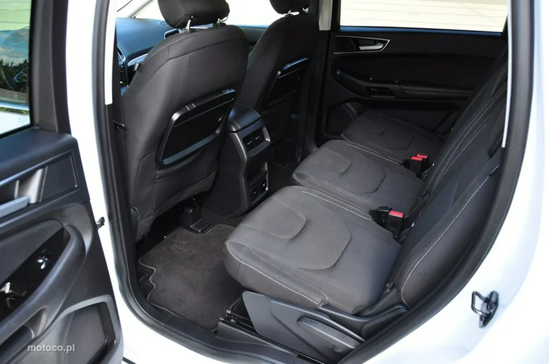 Ford S-Max II 24