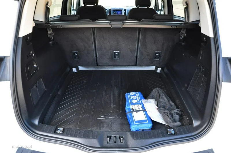 Ford S-Max II 25