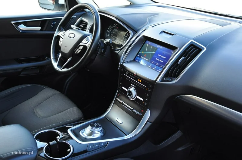 Ford S-Max II 28