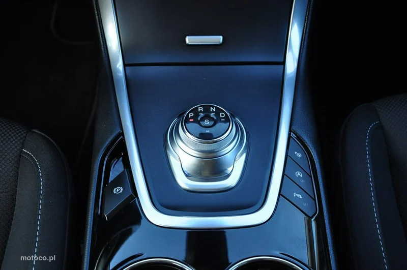 Ford S-Max II 35