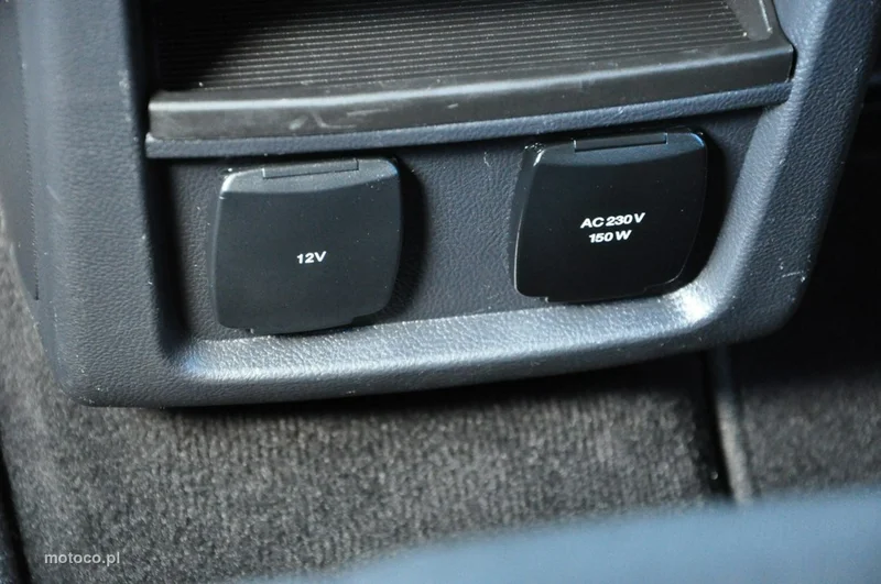 Ford S-Max II 37