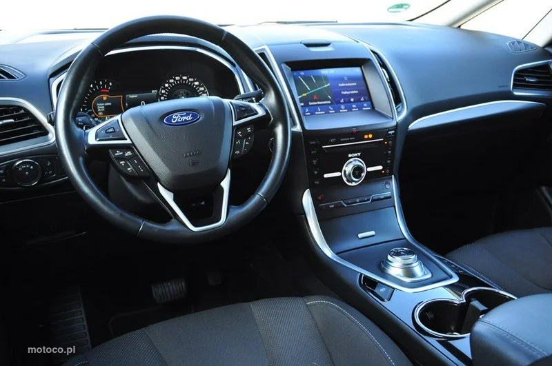 Ford S-Max II 38