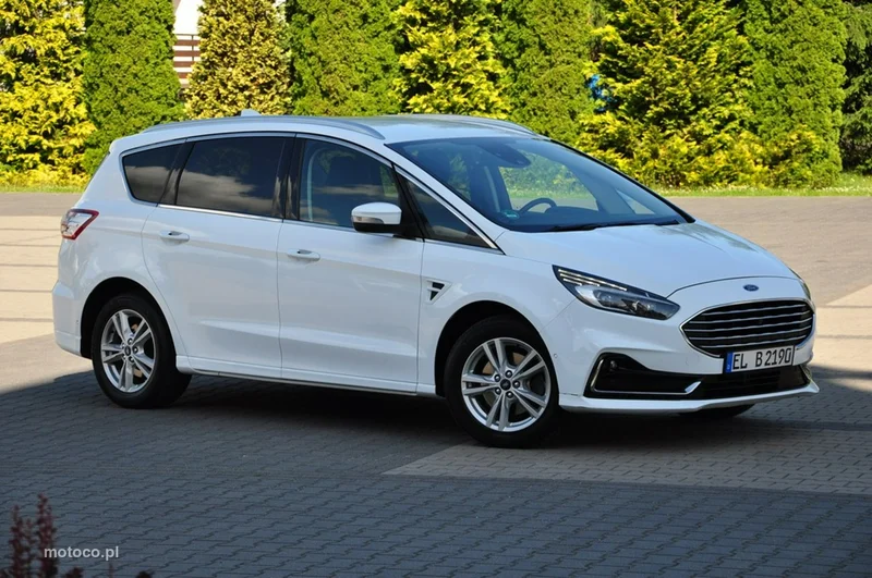 Ford S-Max II 10