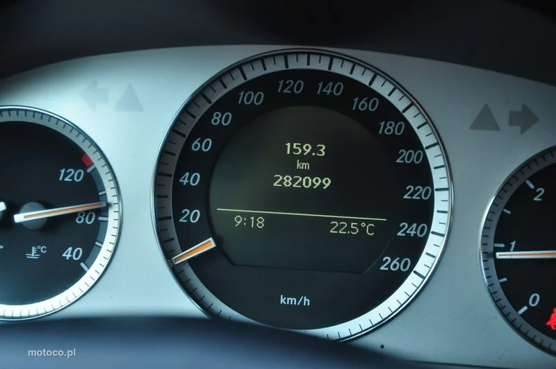 Mercedes-Benz Klasa C W204 C 220 38