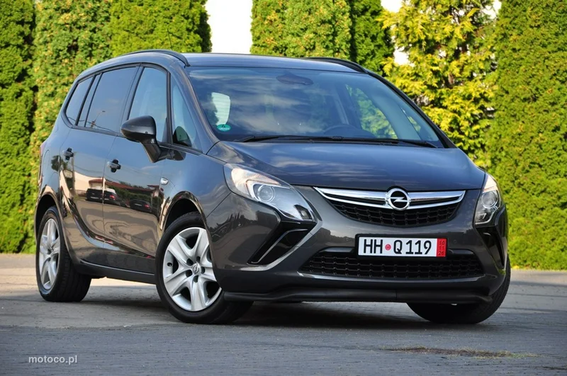 Opel Zafira C Tourer 11