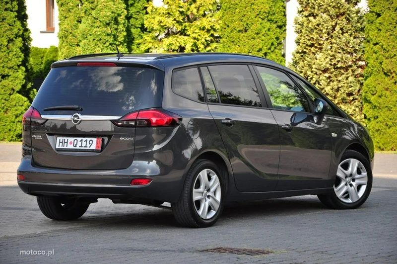 Opel Zafira C Tourer 14