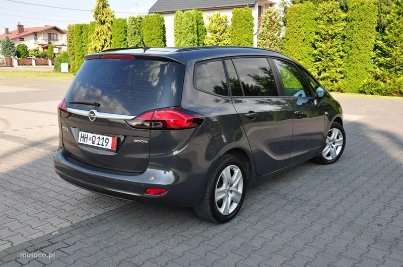 Opel Zafira C Tourer 18