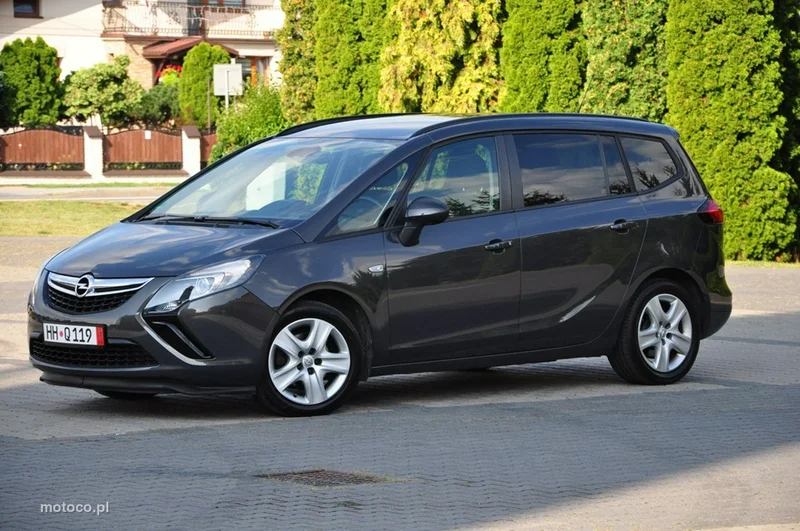 Opel Zafira C Tourer 4