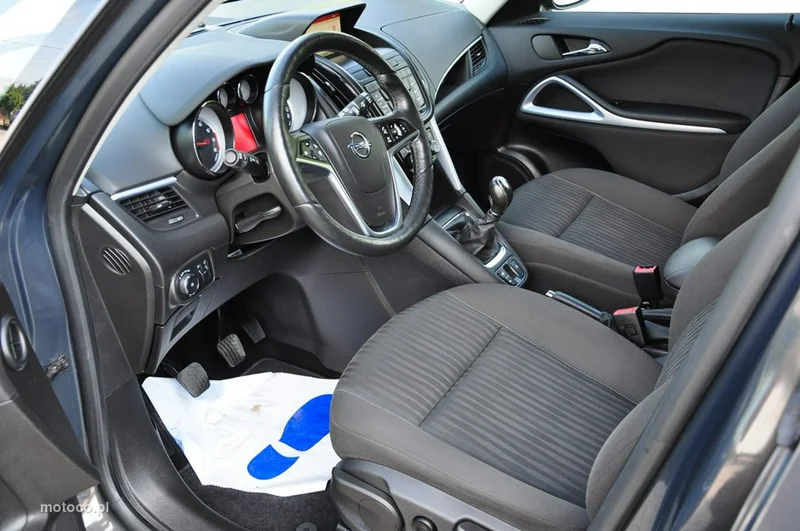 Opel Zafira C Tourer 31