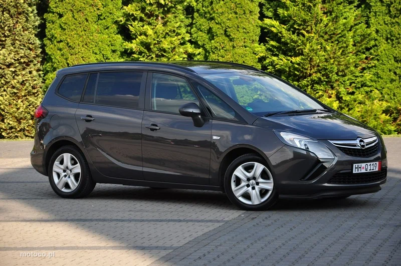 Opel Zafira C Tourer 10