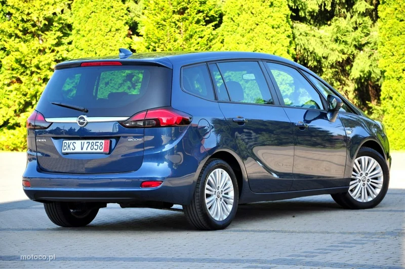 Opel Zafira C Tourer 14
