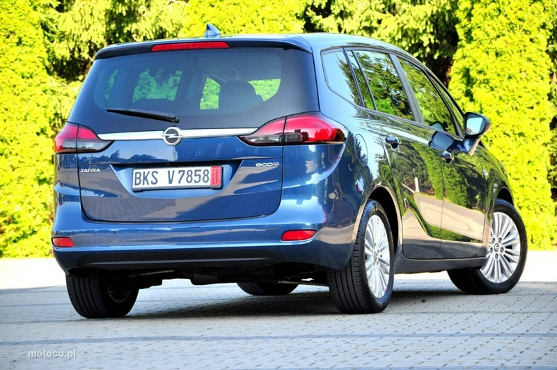 Opel Zafira C Tourer 16