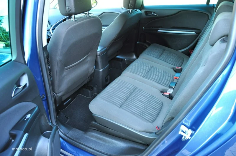 Opel Zafira C Tourer 24