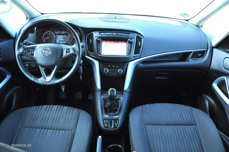 Opel Zafira C Tourer 31