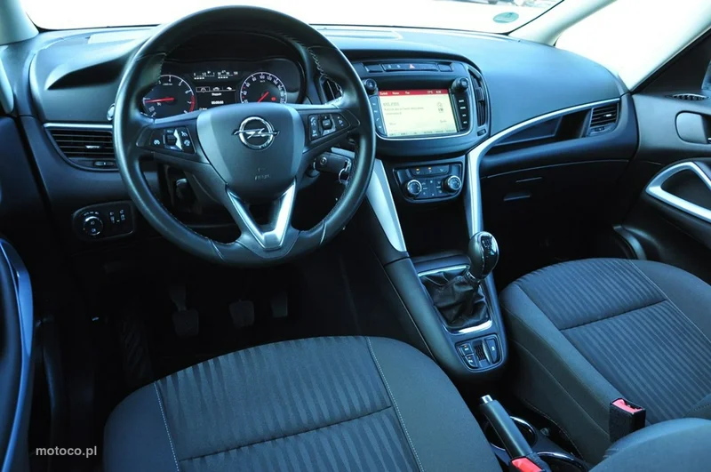 Opel Zafira C Tourer 37