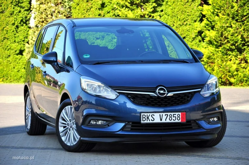 Opel Zafira C Tourer 8
