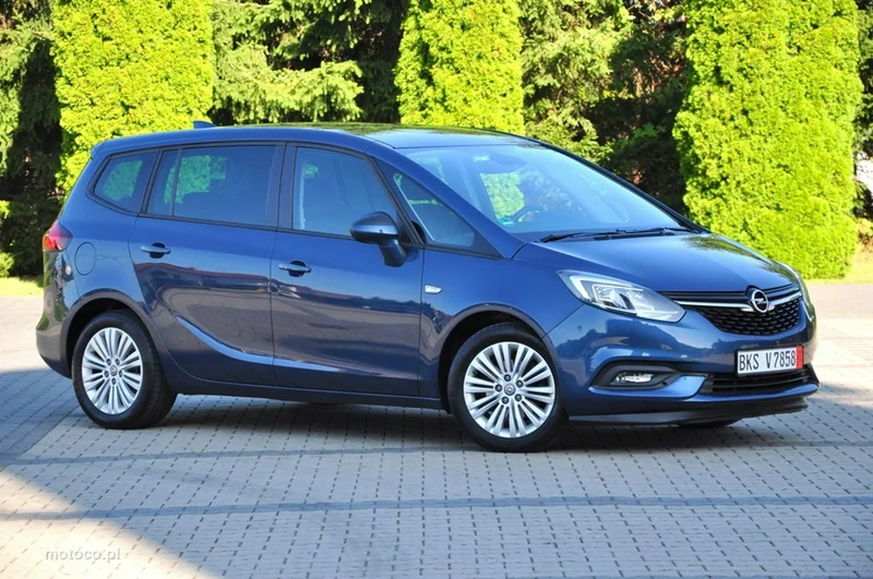 Opel Zafira C Tourer 10