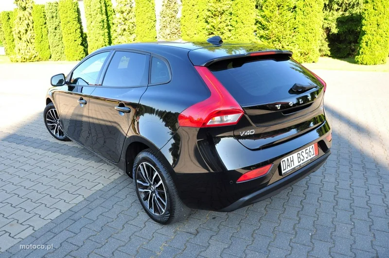 Volvo V40 23