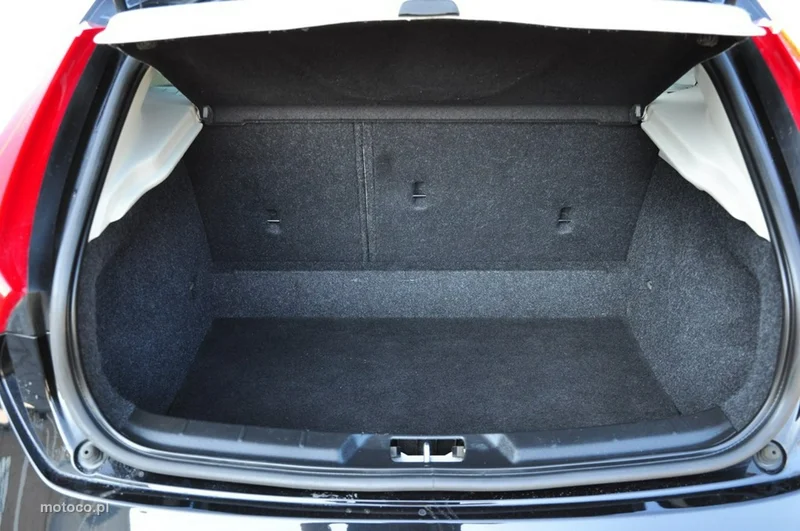 Volvo V40 25